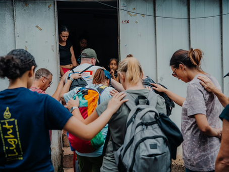 Adoración a la realeza de Jehová con énfasis misionológico (Salmo 96)