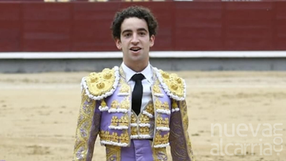 MADRID: Víctor Hernández corta una orejade gran peso