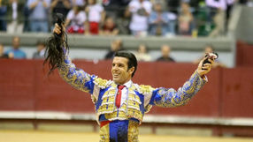BURGOS: Emilio de Justo indulta un gran toro de Juan Pedro Domecq