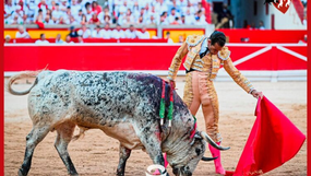 PAMPLONA: Pepe Moral toca pelo ante los Cebada Gago