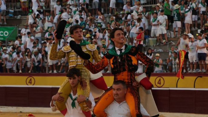 HUESCA: Roca Rey y Cristiano Torres en volandas