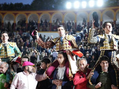 OLIVENZA: Talavante, Emilio de Justo y Roca Rey a hombros 