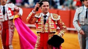 BADAJOZ: Antonio Ferrera corta tres orejas