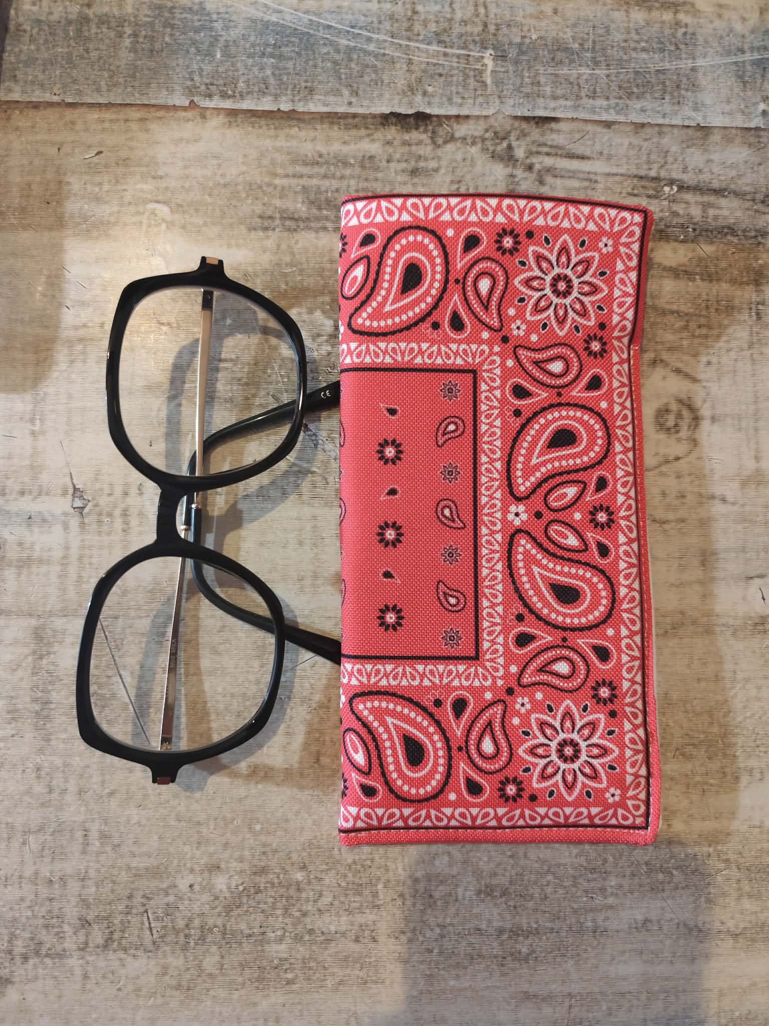 Étui à lunettes bandana