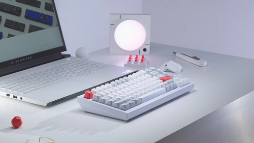 [美品] Keychron Q1 Pro シェルホワイト 白が美しいワイヤレス高級キーボード『Keychron Q1 Pro
