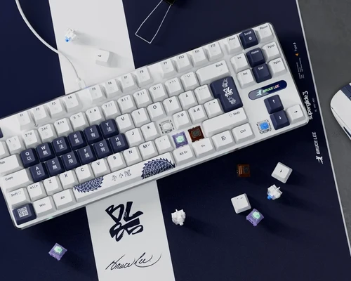 Pulsar PCMK 3 HE TKL Bruce Lee 85th Edition ISO Nordic | Standesk