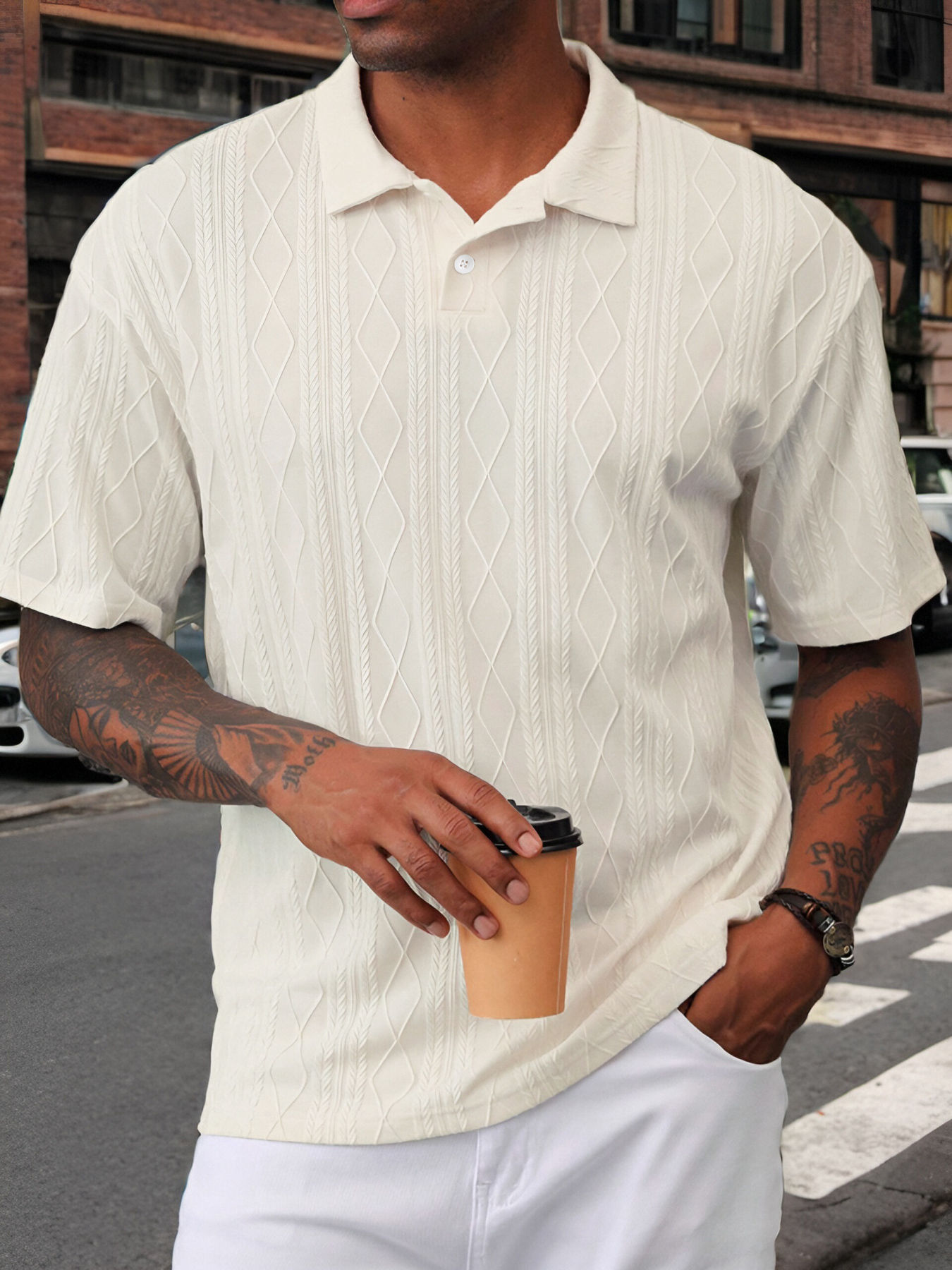 Camisa polo masculina bege com textura argyle, manga curta, estilo verão