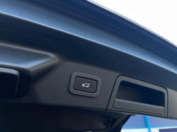 Range Rover D180 R-Dynamic SE