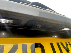 Jaguar D180 R-Dynamic SE 5dr