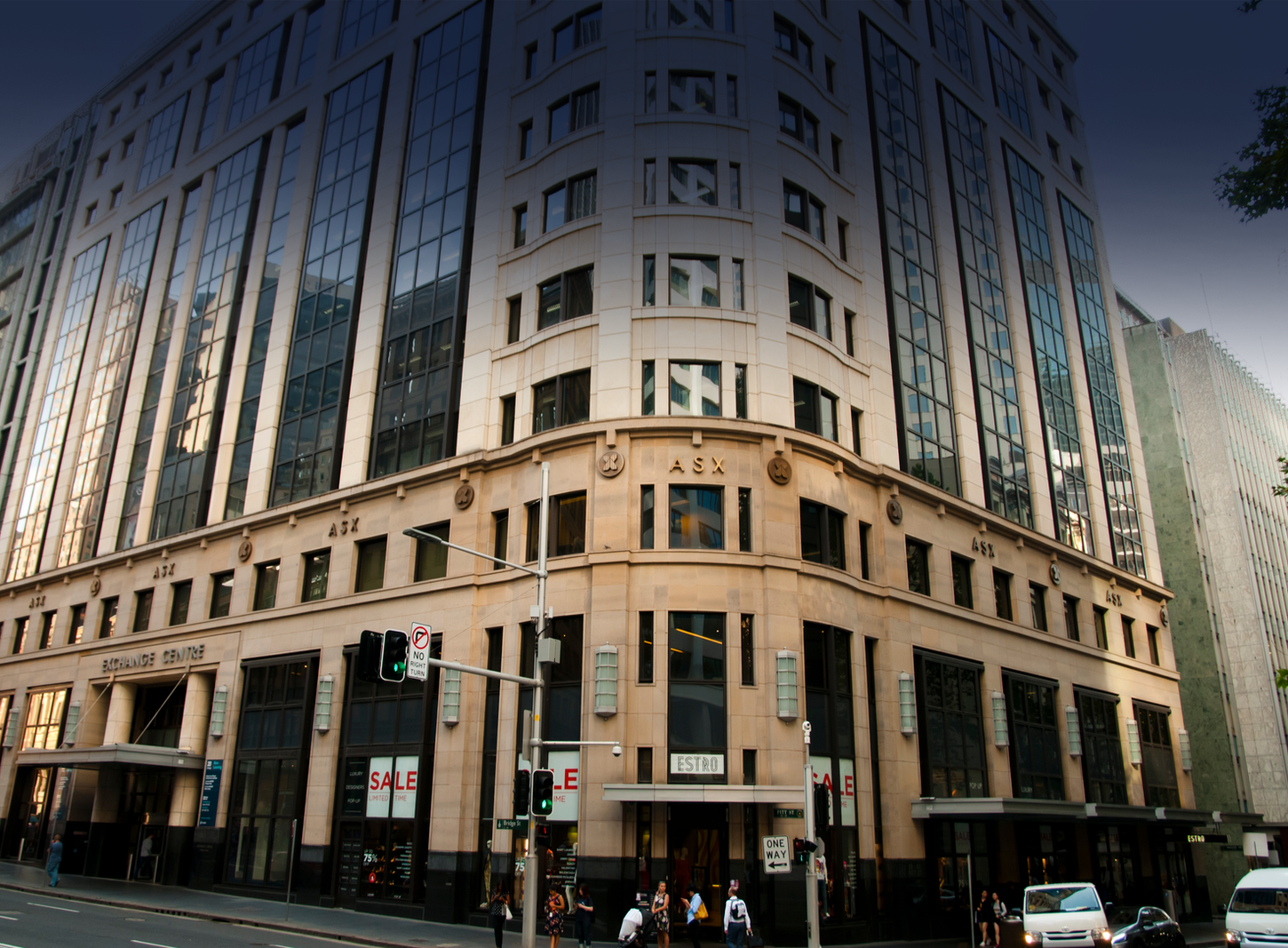 En Aliax, nos enorgullece compartir nuestra historia y pasión por brindar soluciones financieras accesibles y confiables a nuestros clientes.