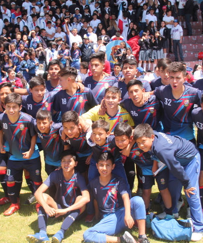 SALESIANOS CAMPEÓN DEL INTERCOLEGIAL DE FÚTBOL