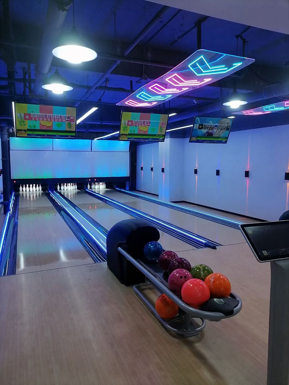 Thumbnail: Tenpin Bowling Lanes