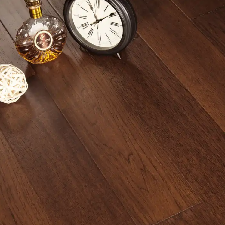 Thumbnail: Hardwood Plank Flooring – Maple Wood