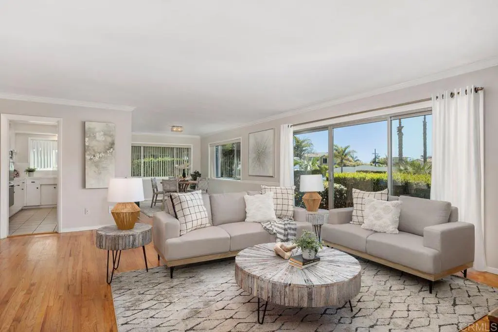 5367 La Jolla Blvd, La Jolla living.webp