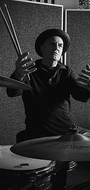 Steve Shive behind the drums