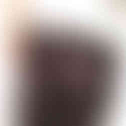 Bruno in cargo shorts, vooraanzicht