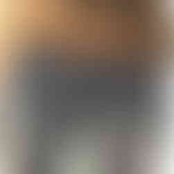 Packing with SP4 in regular jeans, front view