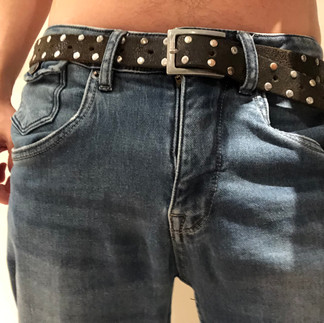 Packing with PG packer in jeans, front view