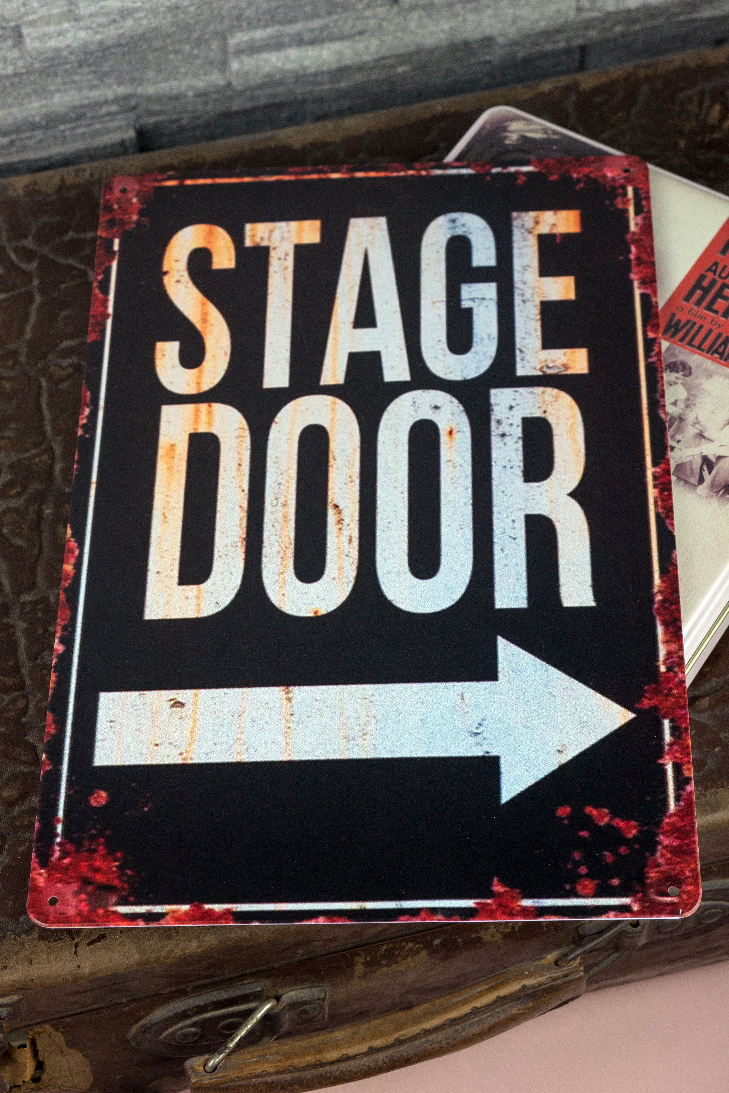 STAGE DOOR fémtábla