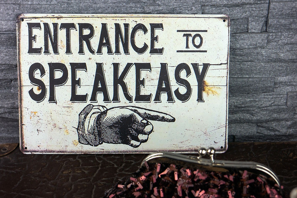 Indexkép: SPEAKEASY fémtábla