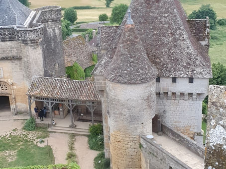 The Royal Loop by EBike: Villeréal, Monpazier, and the Majestic Biron Castle