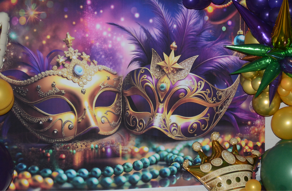The backdrop for prom photos added a carnival-like theme.