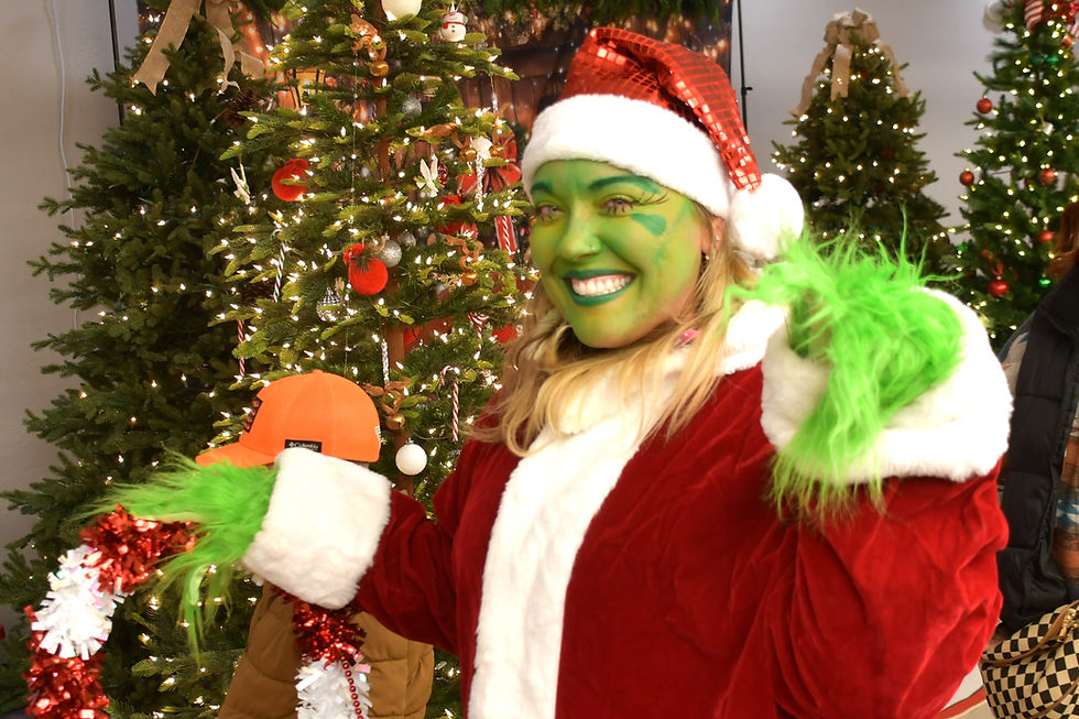 Arctic cold doesn't chill the spirits at Pleasanton's holiday event