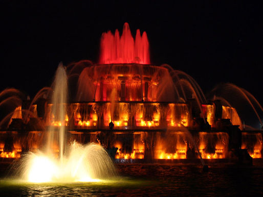1 stabbed near Buckingham Fountain, Chicago police say