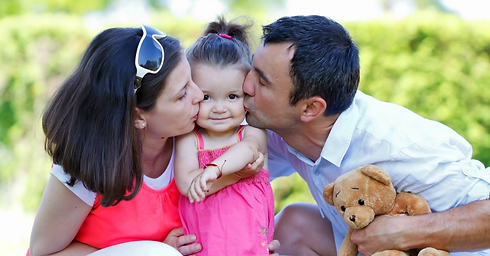 Family Kiss Big.png
