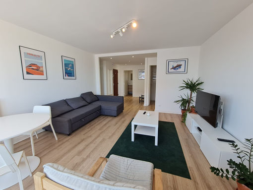 9Tarente Living Room