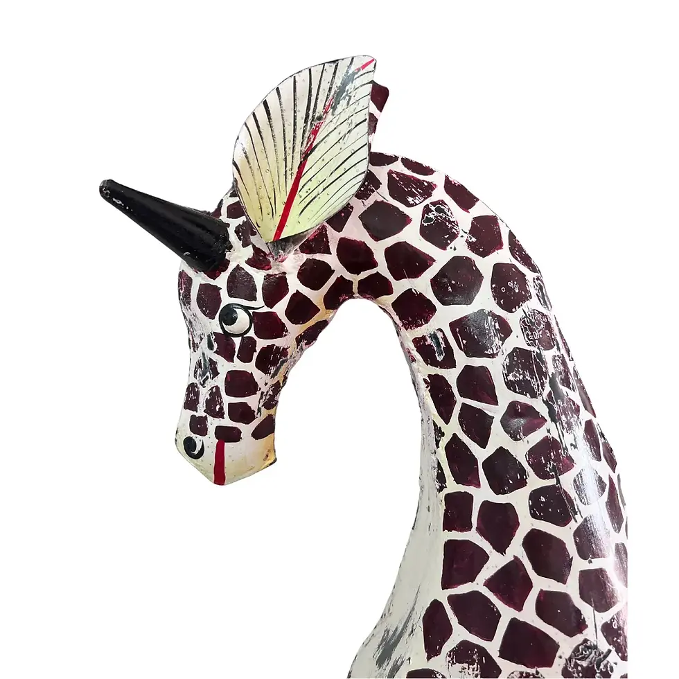 Thumbnail: Escultura decorativa de jirafa alta pintada a mano en metal, estilo étnico bohemio, 90 cm de altura.