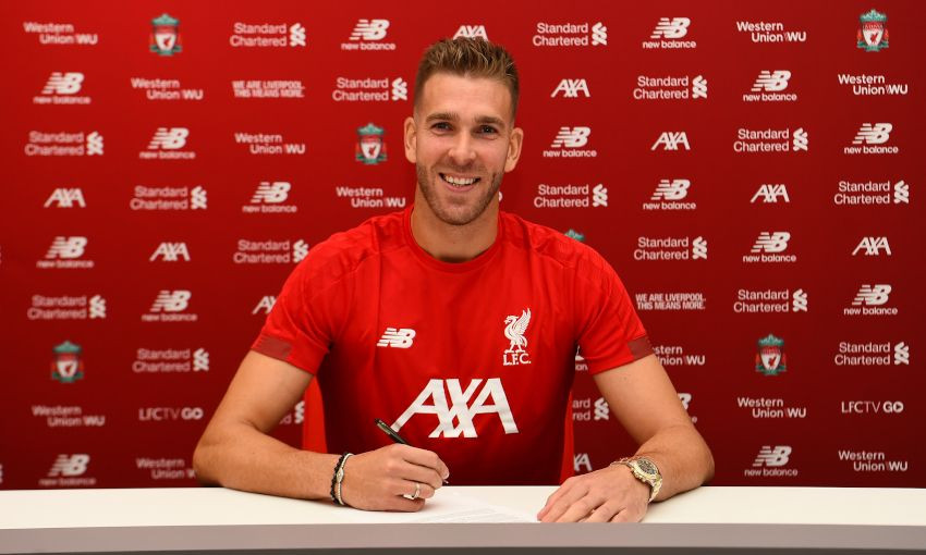 Adrian signs for Liverpool FC