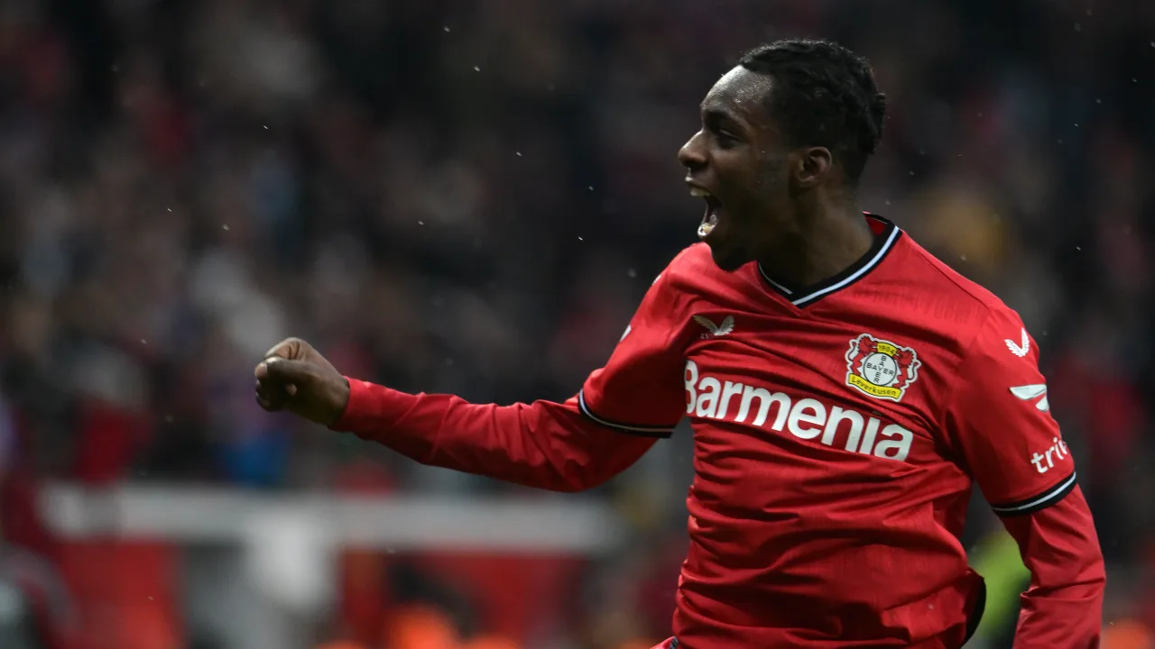 Manchester United 'in talks' for Bayer Leverkusen's Jeremie Frimpong