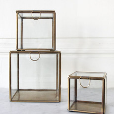 Boite carrée, chez Mathuvu