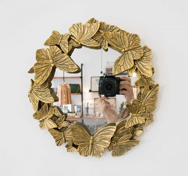 Miroir papillons, chez Mathuvu
