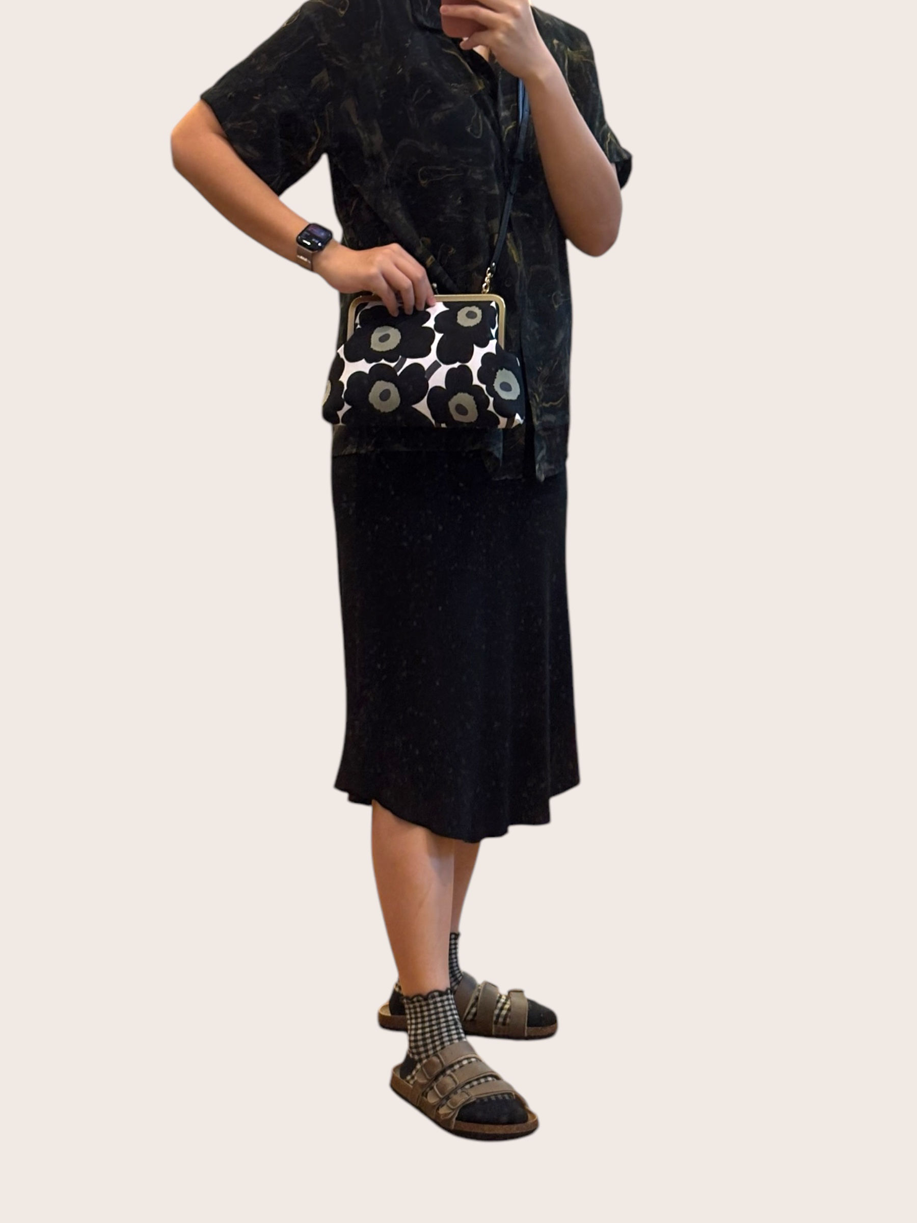 Kiss Lock Metal Frame Purse On Sling 