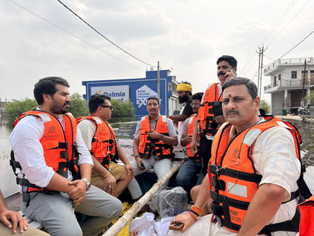 बाढ़ प्रभावितों के बीच पहुँचे क्षेत्र प्रचारक श्री अनिल जी, राहत कार्यों का लिया जायजा