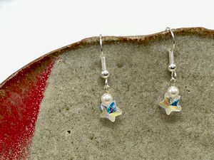 サムネイル： イギリス春：レイキを乗せたピアス　スワロフスキー　スター ～Swarovski Star