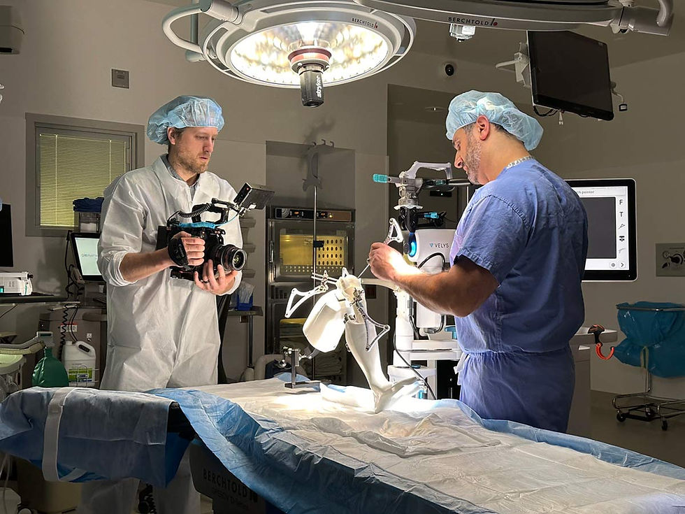 orthopedic-surgeon-explainer-film-production-visum-media-bts.jpg