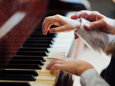 新手鋼琴學習指南：從零到音樂夢想的起點 