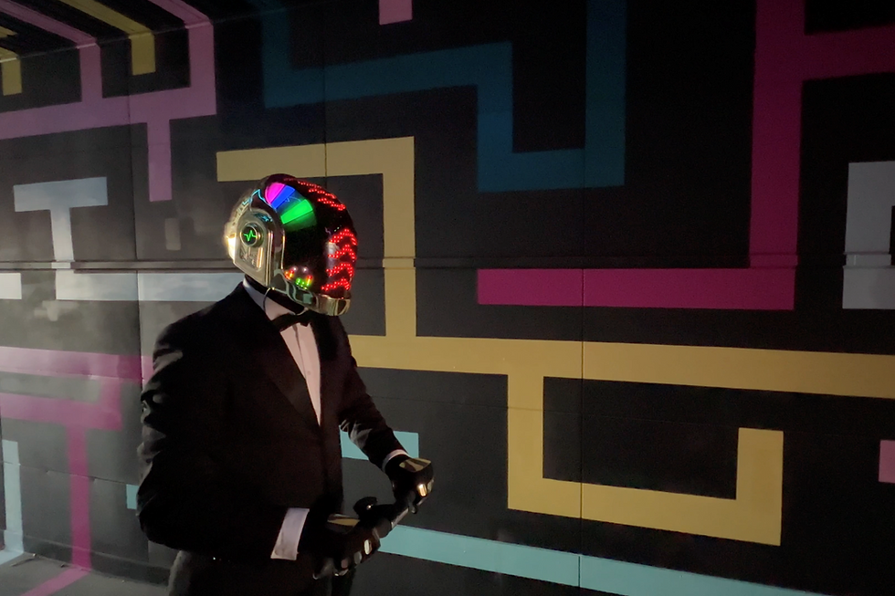 Thumbnail: the gold robot