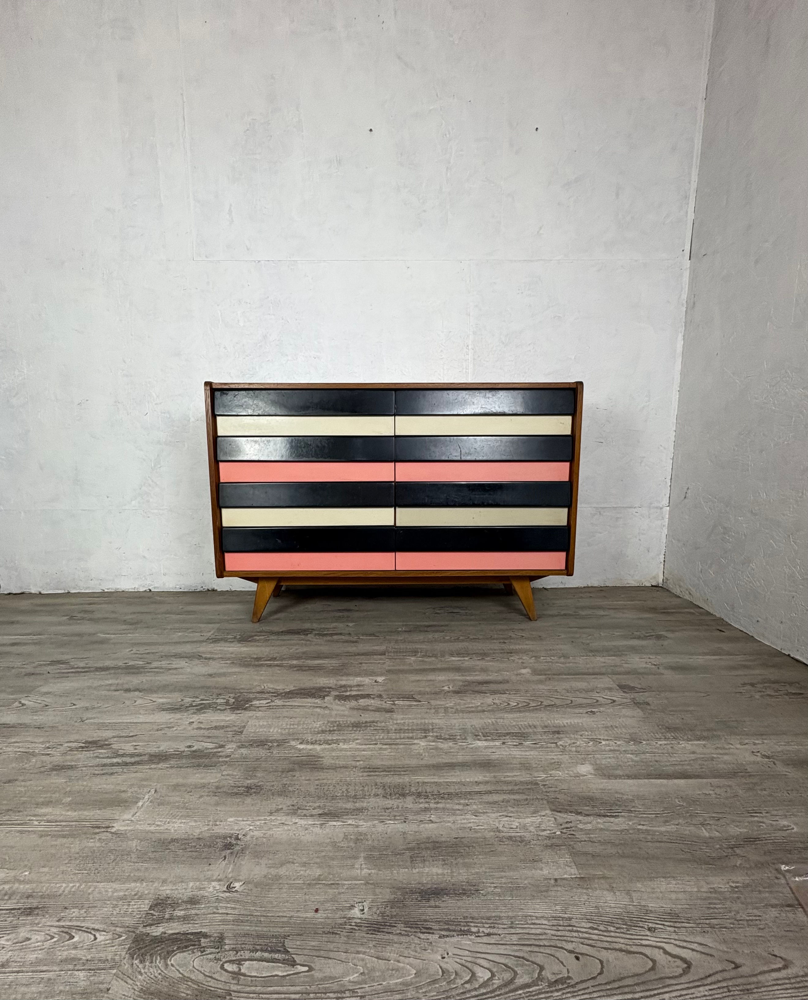 Commode Jiroutek