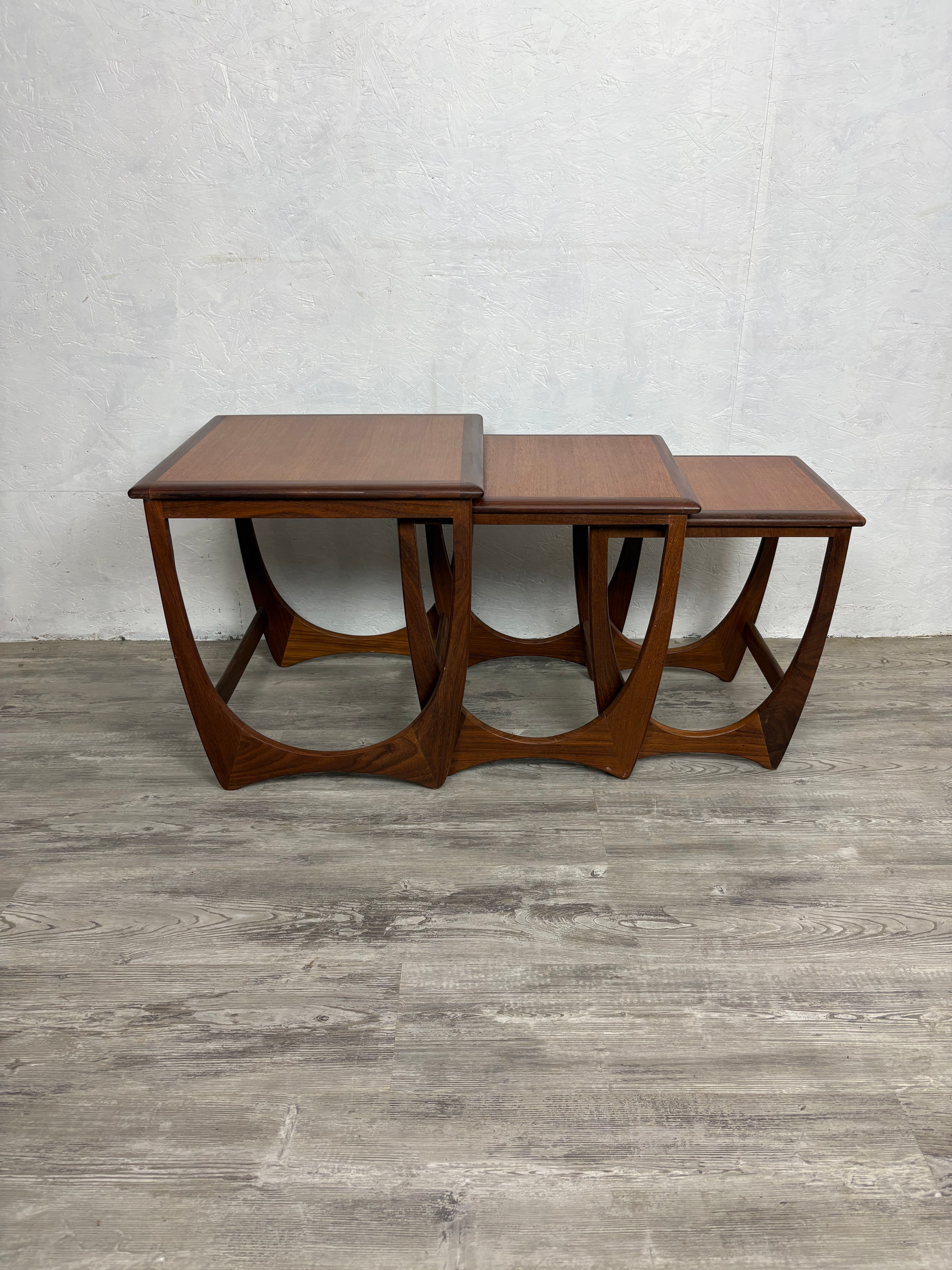Tables gigognes Gplan