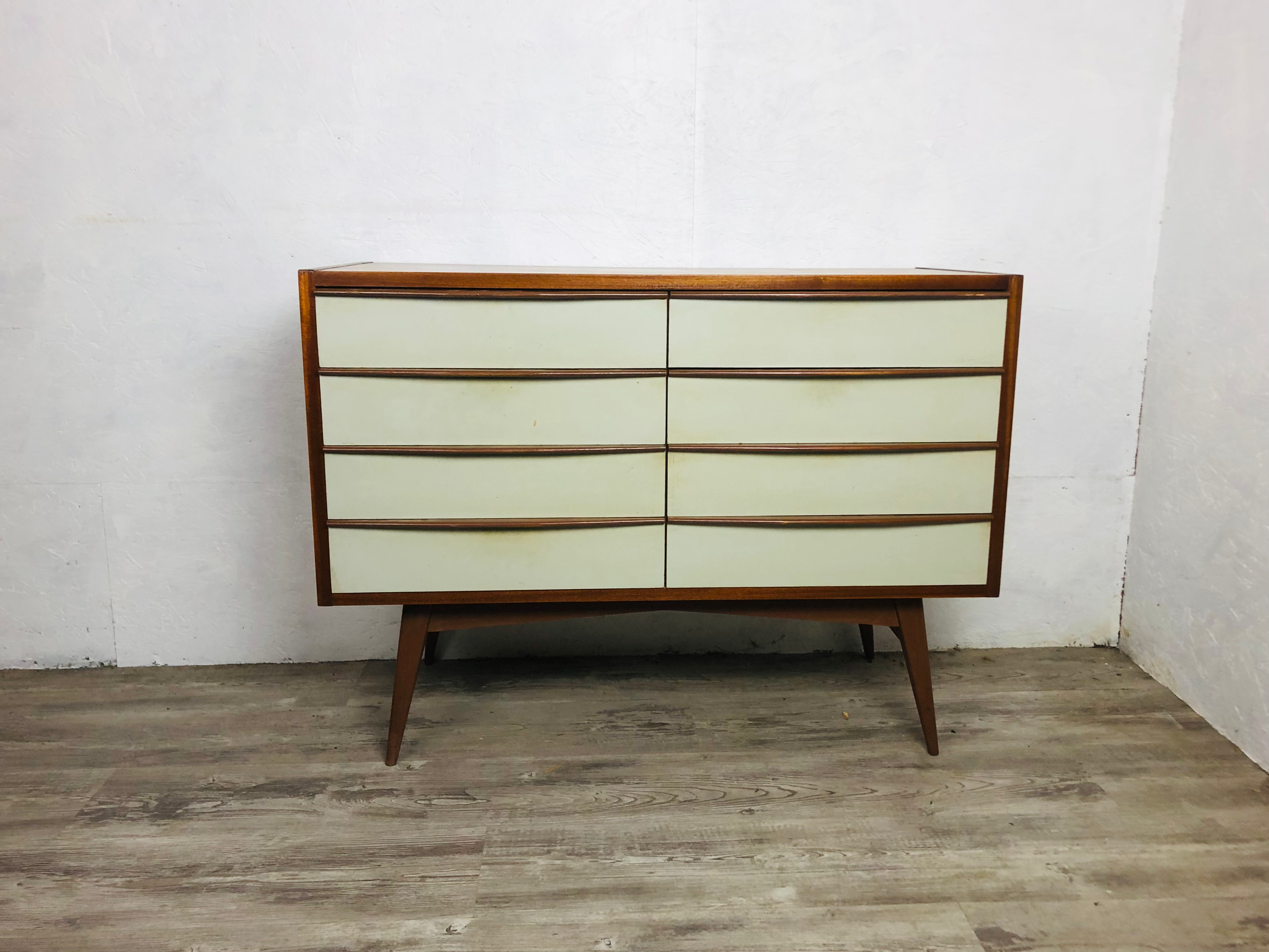 Commode vintage