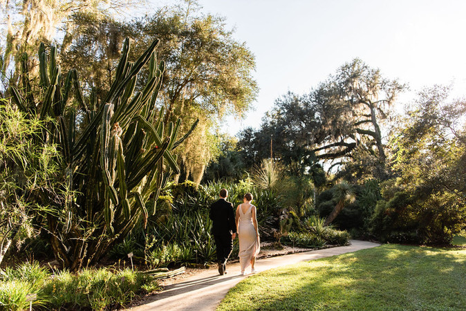 Bride and groom elopement at Kanapaha Botanical Gardens by Gainesville wedding photographer CWP Photography