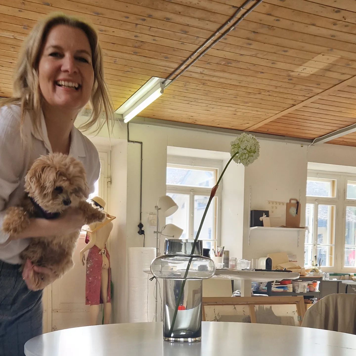 Welcome to Atelier Weber a visual art studio. Art by Caroline Weber, Weber-Fischer. Bolonka puppy Nala.