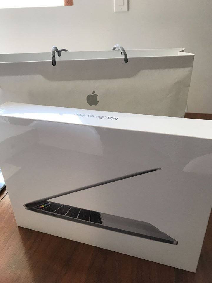 Apple MacBook Pro 15.4" 512GB Laptop with Touchbar