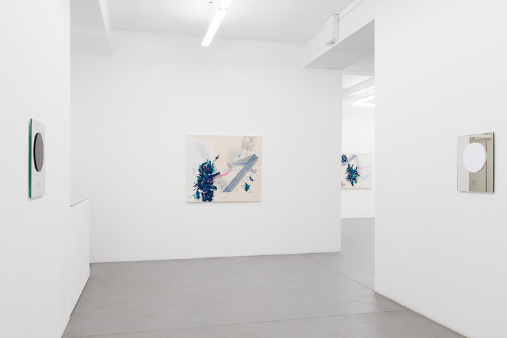 Isabella Til, Remember who you are, 2024 , Acryl- und Ölfarbe auf Naturleinwand und digitale Malerei (Pigmentdruck), 115 x 130 x 4 cm