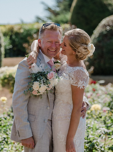 domkat in garden_edited.jpg