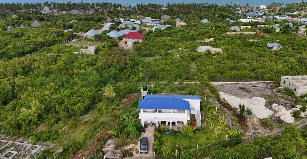Entzückendes Haus mit Privatstrand in Jambiani und weitläufigem Grundstück / Adorable house with private beach in Jambiani and expansive property"